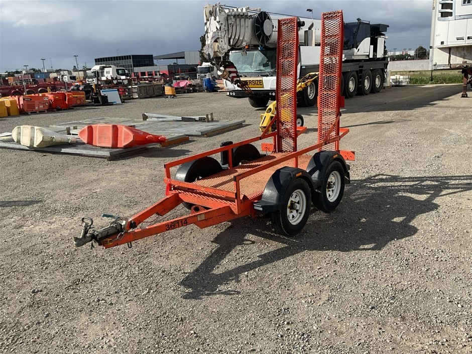 <p>2019 JLG Industries  TSL2000 Tandem Plant Trailer</p>