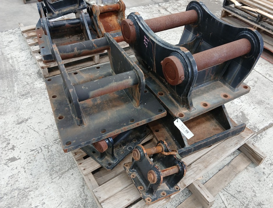 <p>Excavator Hitch Plates x6</p>