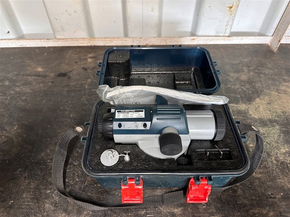Bosch Dumpy Level GOL26D w/ Case