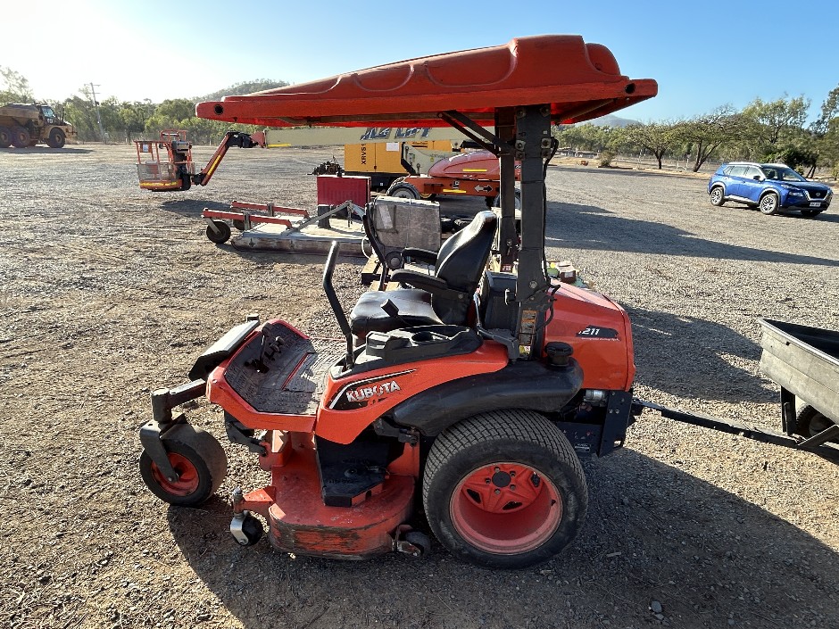 <p>Kubota Ride on Mower with trailer</p>