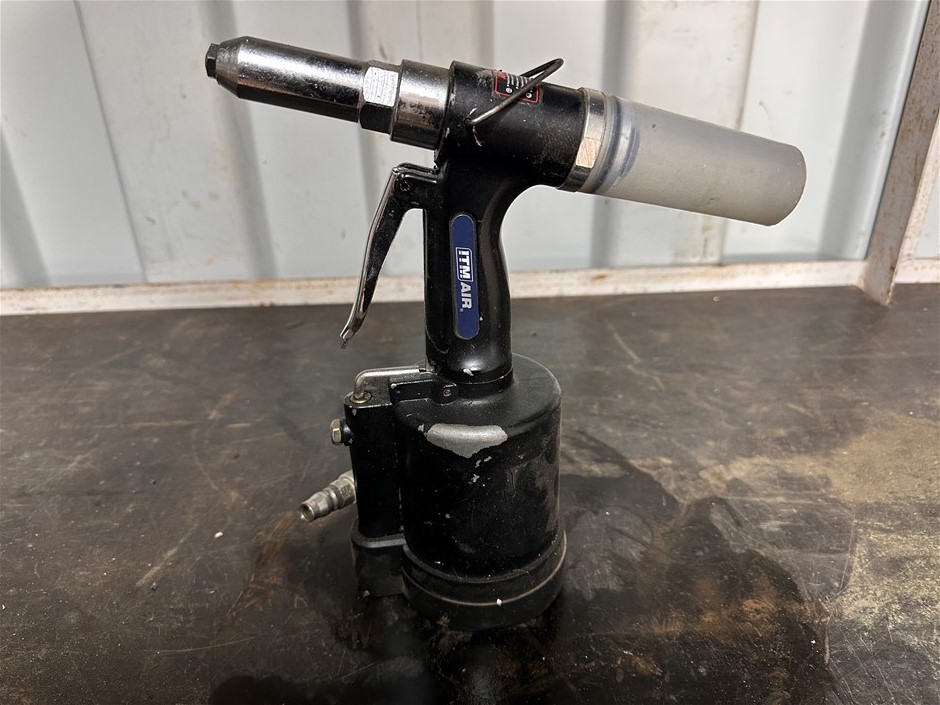 Air Rivet Gun