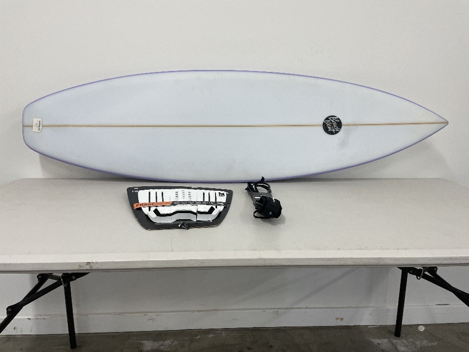 5’4” Beach Beat Grom Surfboard & Accessories