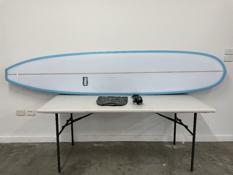 9’6” Beach Beat Lucky Surfboard & Accessories