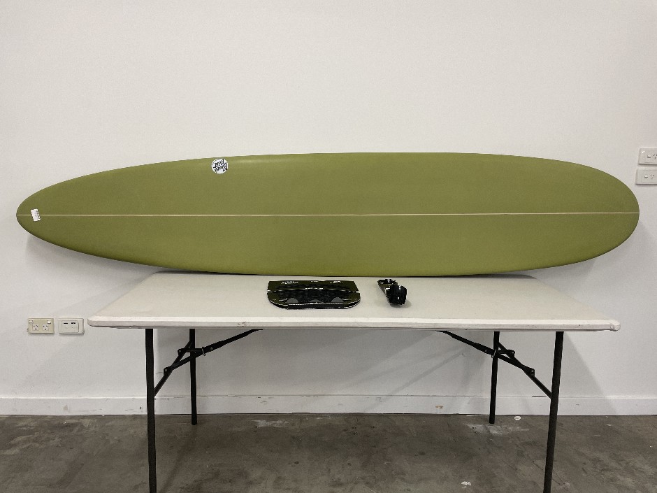<p>9’1” Beach Beat Custom Mal Surfboard & Accessories</p>