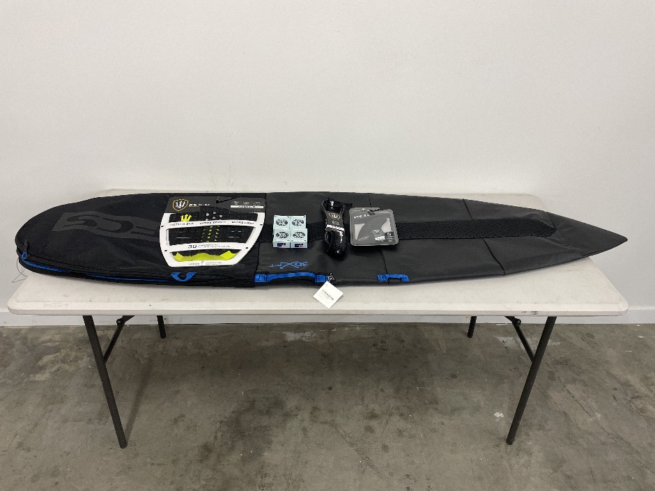 6’7” FCS Surfboard Bag and Accessories