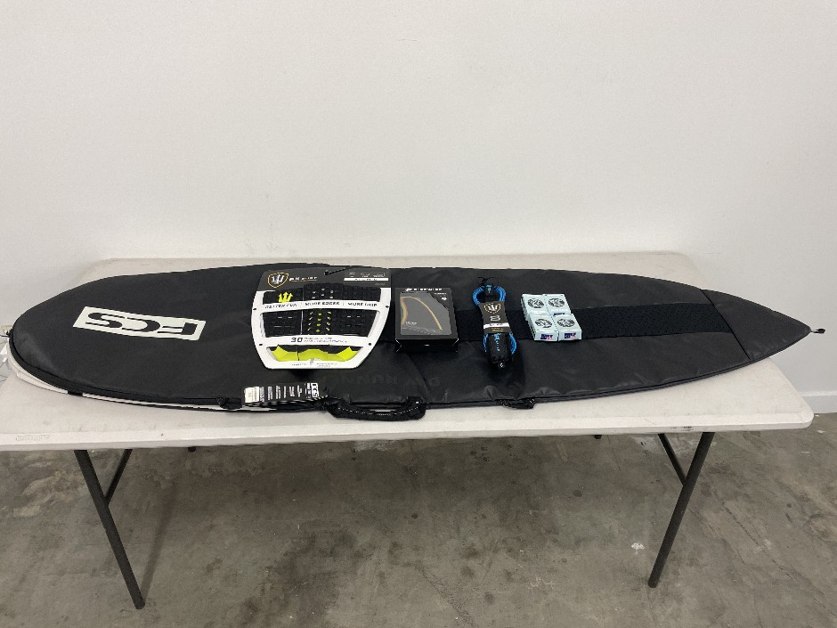 6’3” FCS Surfboard Bag and Accessories