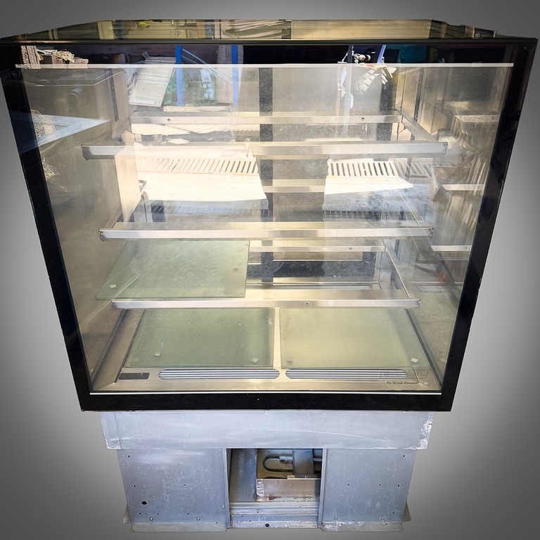 <p>Anvil Square Glass Cake Display Fridge</p>