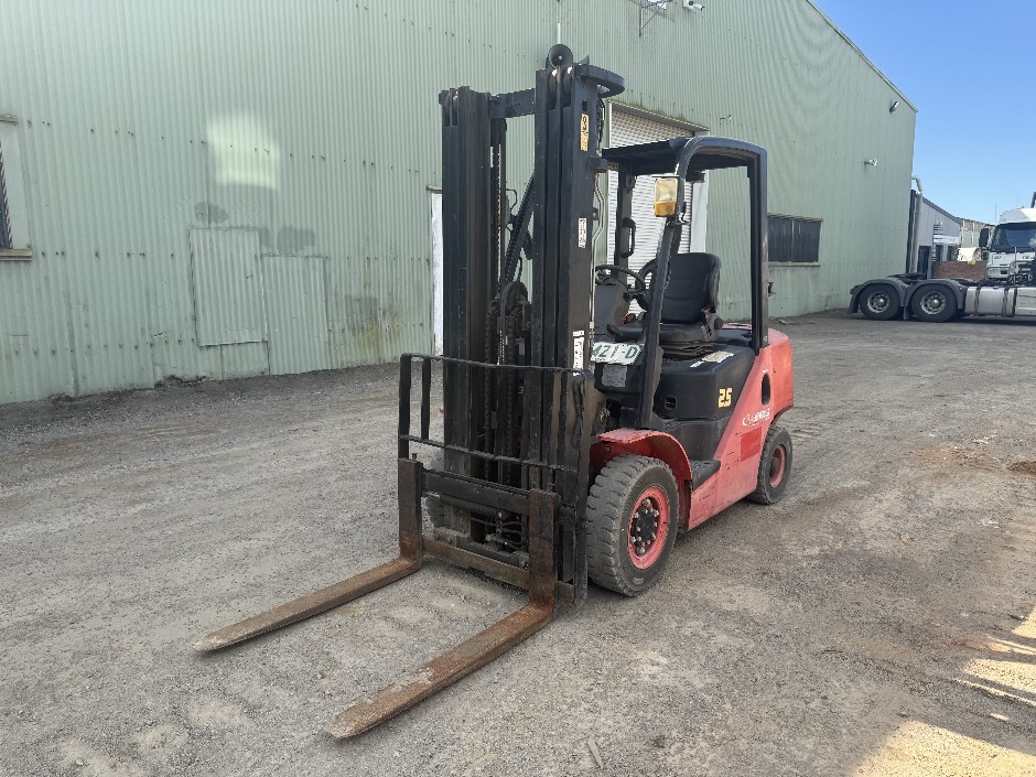 2016 Forkforce FG25T-NHC Petrol and Gas