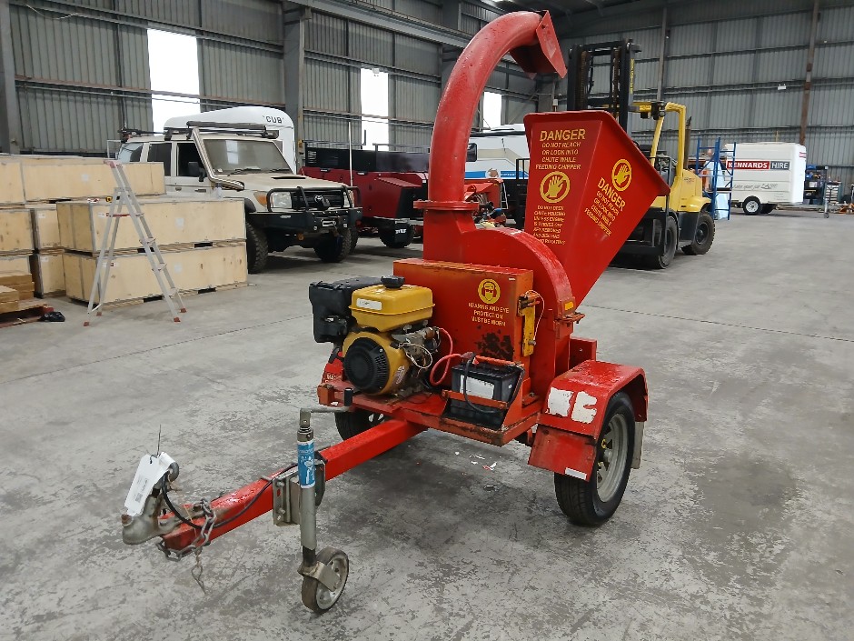 <p>Pro Chip Petrol Towable Wood Chipper</p>