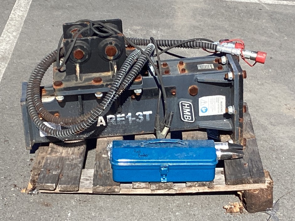 <p>HMB Hydraulic Rock Breaker Attachment</p>