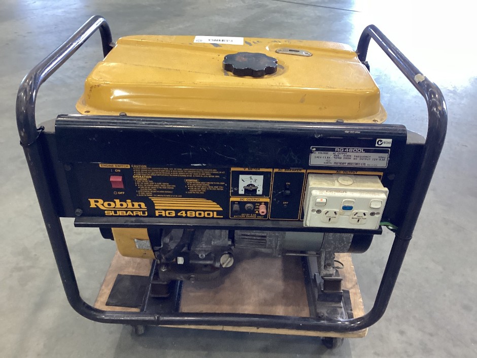 <p>Robin Subaru RG4800L Portable Petrol Generator</p>