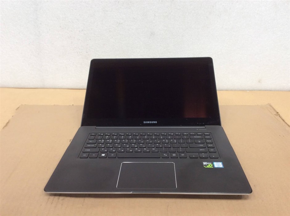 SAMSUNG NT930Z5L-X716 i7-6700HQ 16GBRAM 256GB Laptop