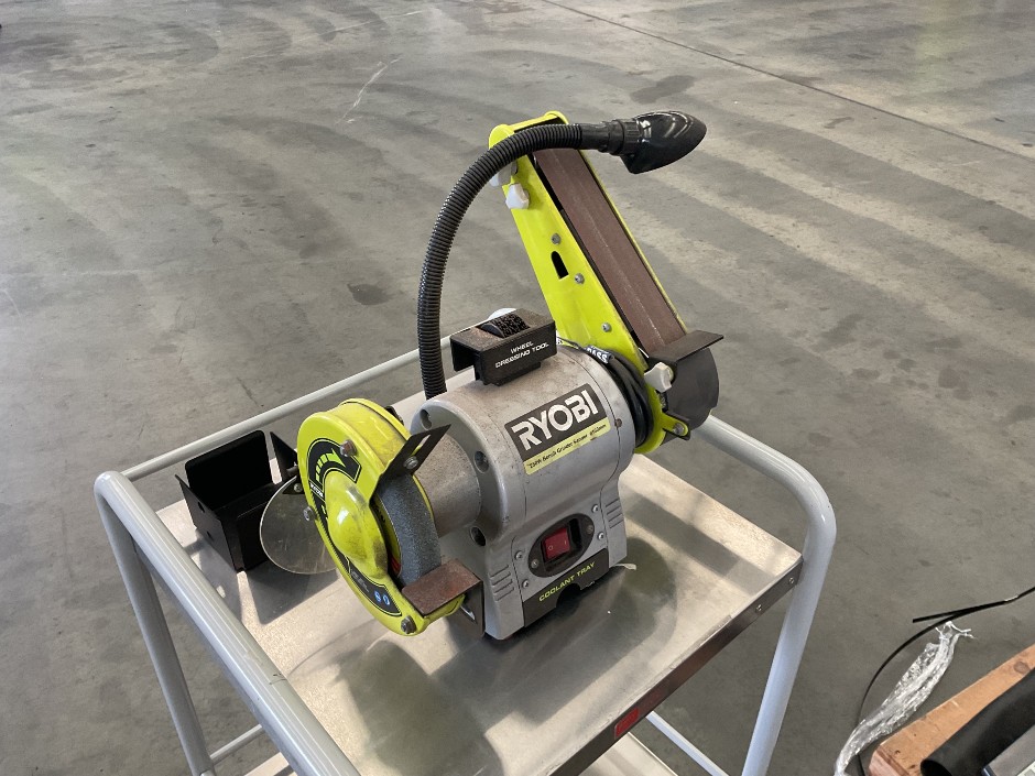 <p>BENCH GRINDER</p>
