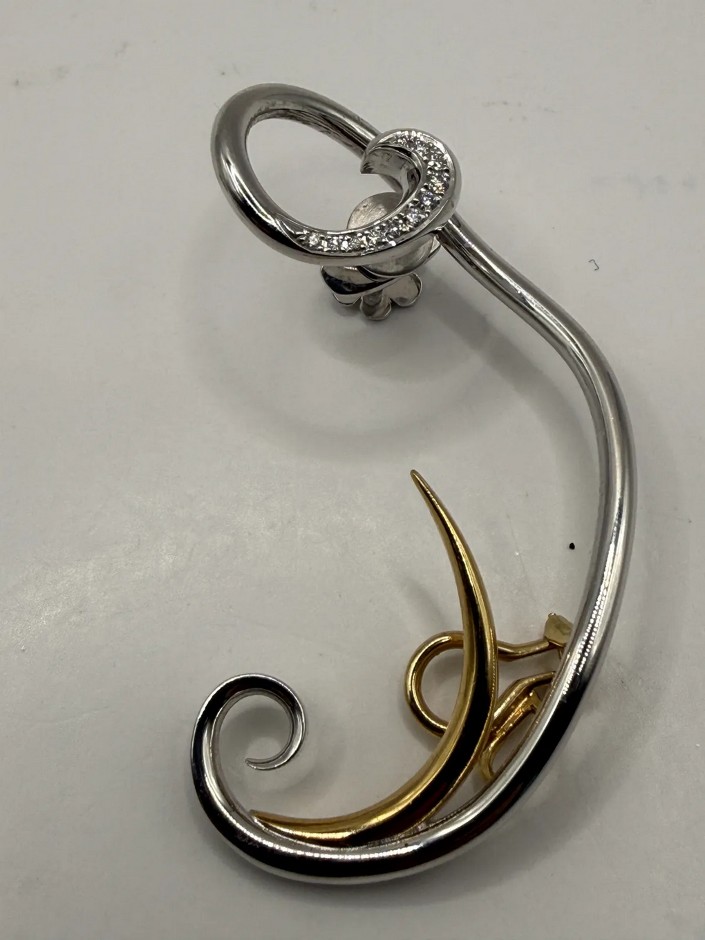 <p>One CALLEJA 18ct White and Yellow Gold Diamond Ear Cuff</p>