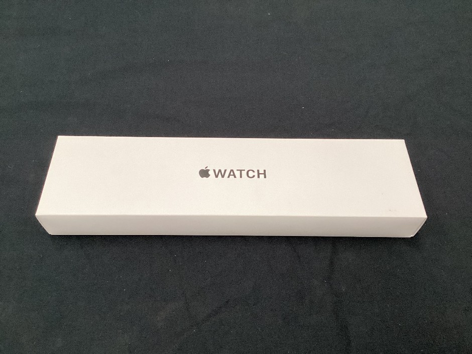 <p>Apple Watch SE 44mm Space Grey Aluminium Black Sport Band Cellular Smart