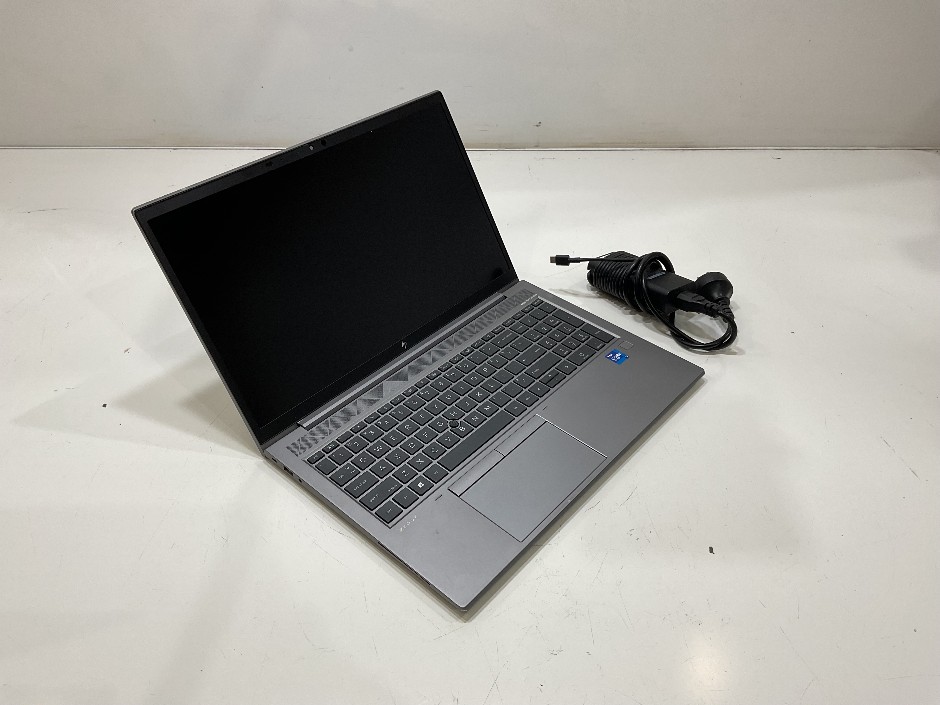 HP ZBOOK FIREFLY 15.6 INCH G8 MOBILE WORKSTATION PC SBKPFV3