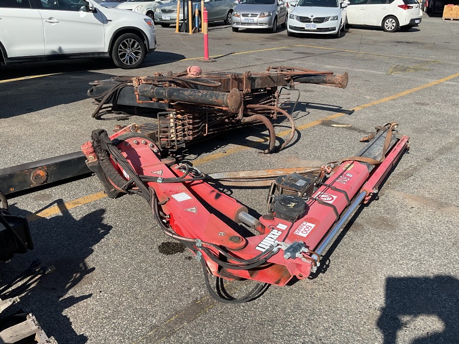 <p>Truck Hiab</p>