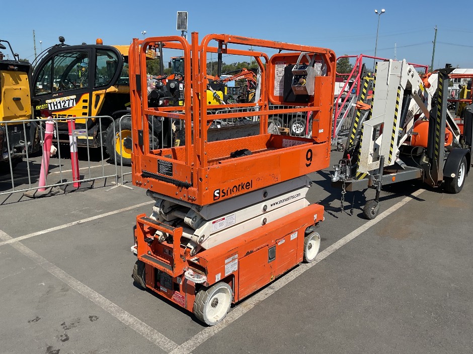 2016 Snorkel S3219E Scissor Lift