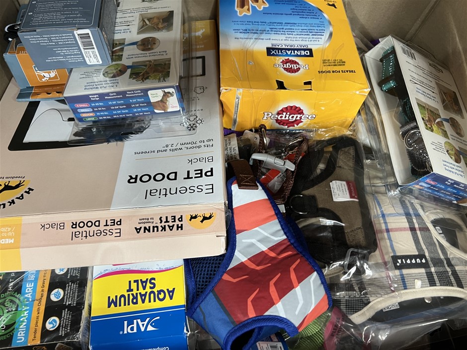 15 x Assorted pet Products. NB: Photo as is. Some Not in Original Packaging