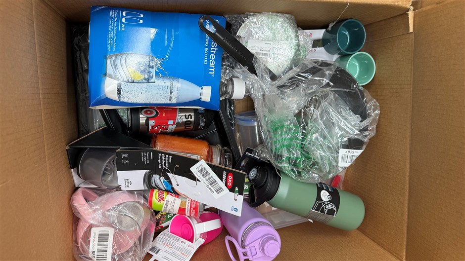 Assorted Box of Bottles/Kitchenware. NB: Items may not be in original packa