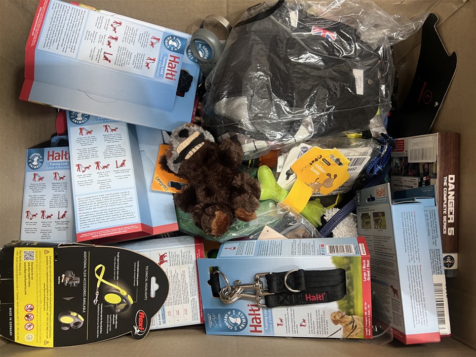 15 x Assorted Pet products. NB: Photo as is. Some Not in Original Packaging