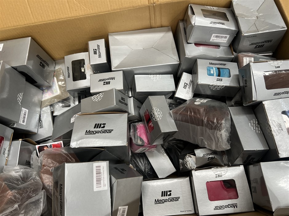 25 x Assorted Camera Cases. NB: Photo as is. Some Not in Original Packaging