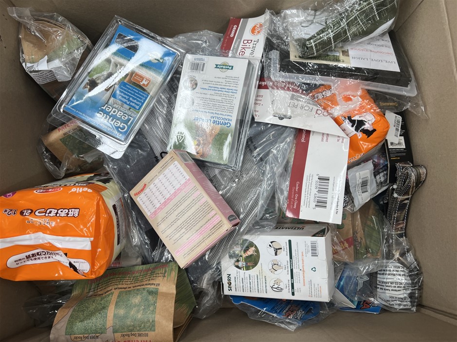 16 x Assorted pet Products. NB: Photo as is. Some Not in Original Packaging