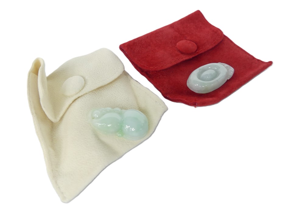 ( 2 Pack ) Light Green Carved Jadeite Gourd Pendants With 2 x Pouches