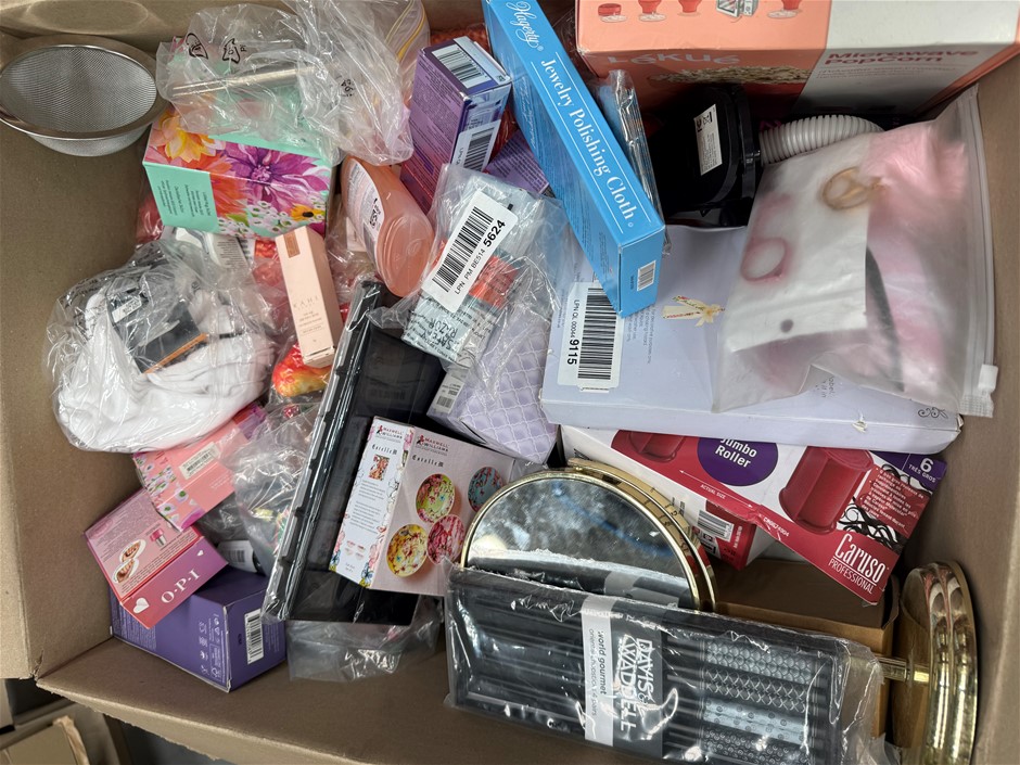 Assorted Box of Homeware/Kitchenware Items incl: Maxwell & Williams, Mirror