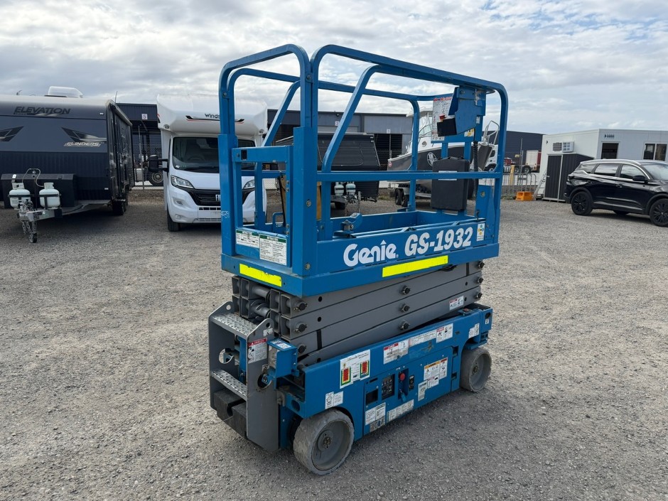 <p>2017 Genie GS1932 Scissor Lift</p>