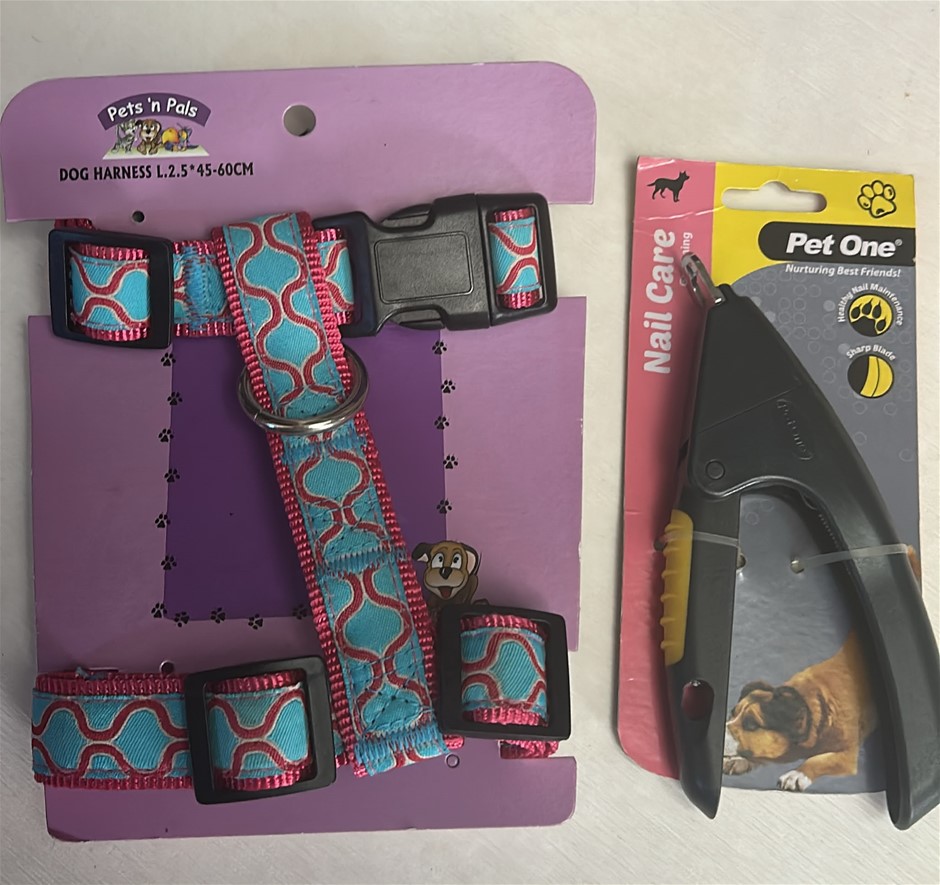 2x Pet Accessories