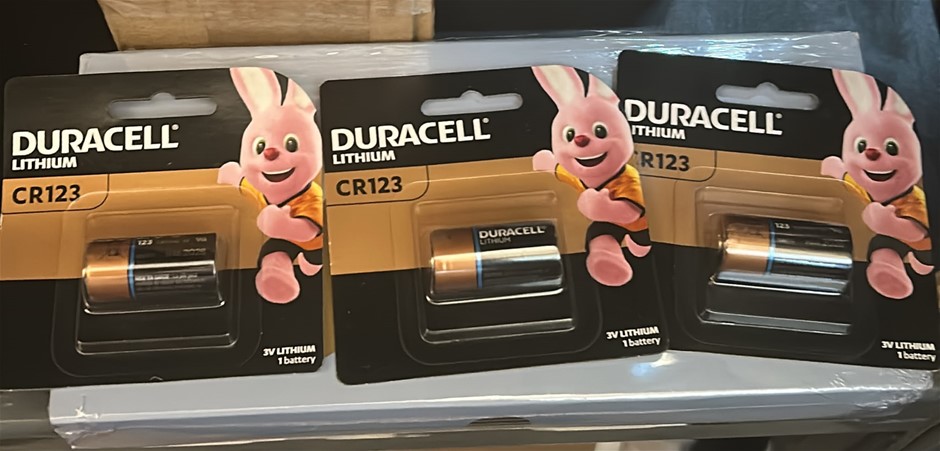 3x DURACELL 3V Lithium CR123 Batteries