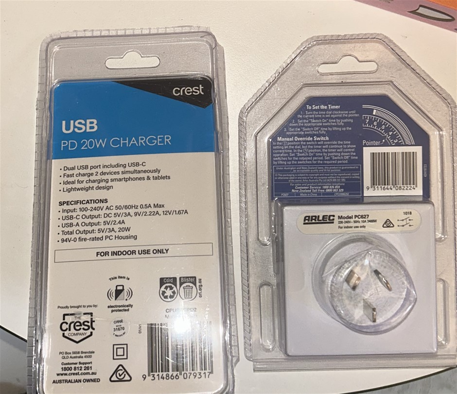 1x USB PD 20W Charger, 1x 24 Hour Compact Timer