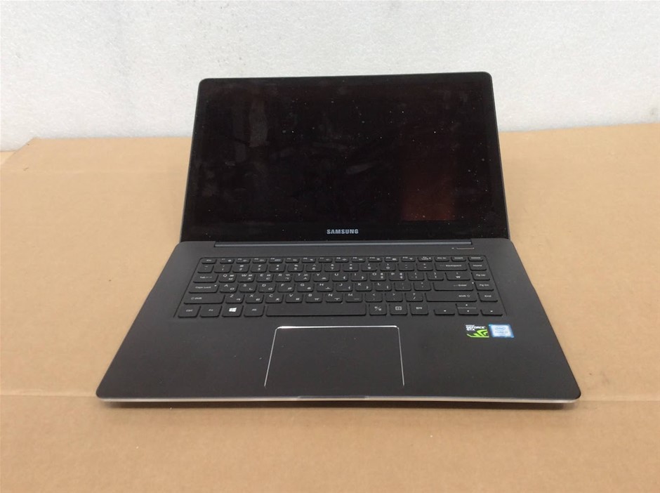 SAMSUNG NT930Z5L-X716 Laptop i7-6700HQ 16GBRAM 256GB Black