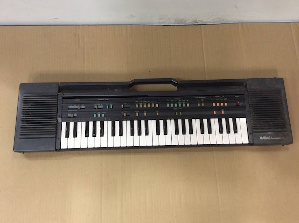 Yamaha PortaSound PCS 500 Portable Keyboard
