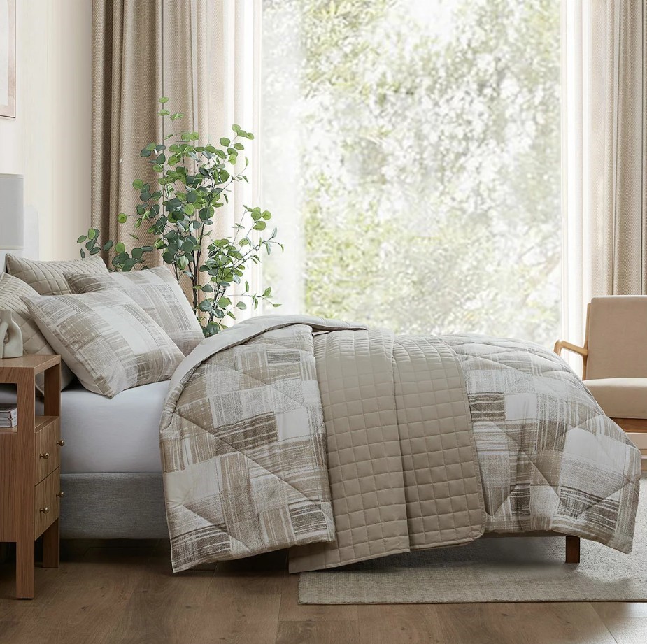 JENNIFER ADAMS Comforter Set Queen 6 Piece Set, Theo Plaid Latte. N.B: Dama