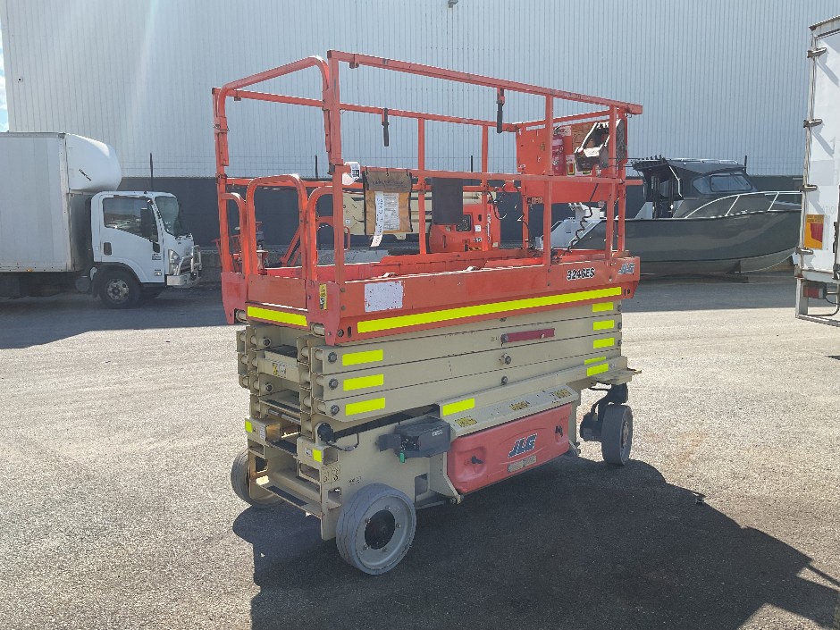 JLG 3246ES 9.7M Battery Scissor Lift