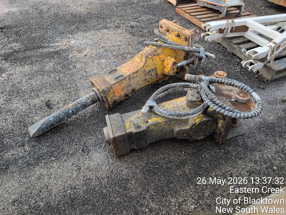 <p>EXCAVATOR ATTACHMENT - ROCK BREAKER (Site ID: 193)</p>