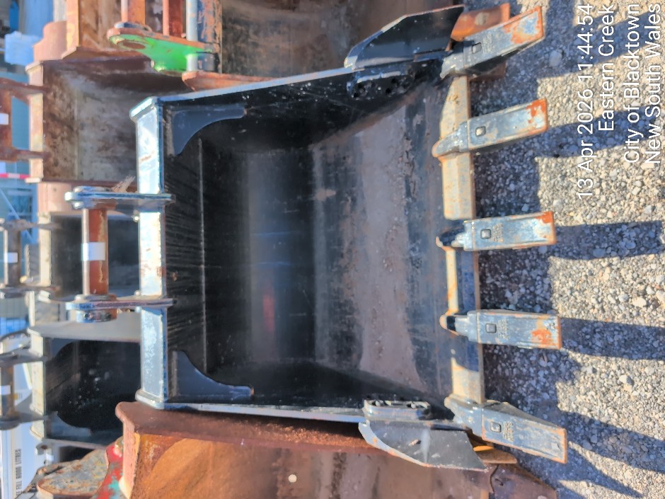 EXCAVATOR BUCKET (Site ID: 95.06)