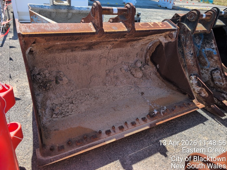 <p>EXCAVATOR BUCKET (Site ID: 95.1)</p>