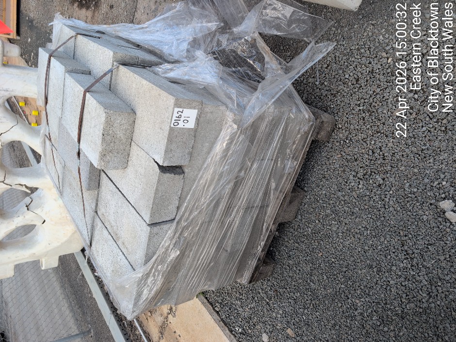 <p>CONCRETE BLOCKS - SMALL (Site ID: 162)</p>