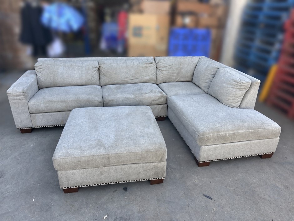 THOMASVILLE Artesia Fabric Sectional, Light Grey 100% Polyester Fabric, Dar
