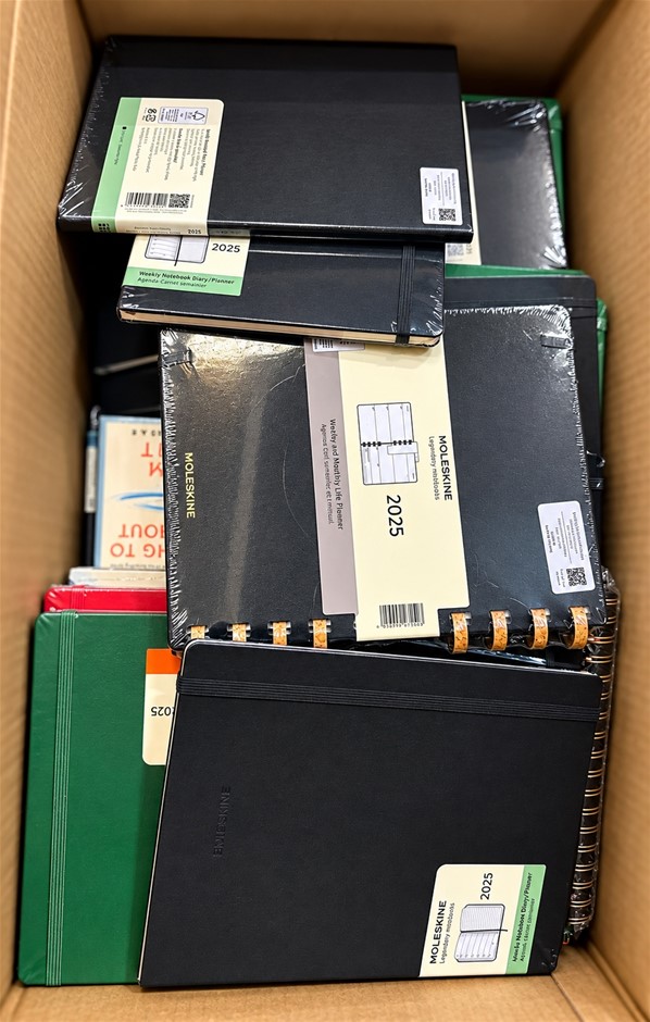 Assorted Moleskine Journals, Diaries & Weekly/Daily Planners NB: photo as i