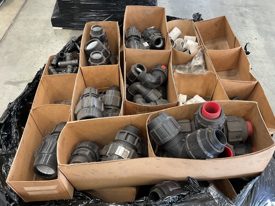 <p>Pallet of Assorted Pipe Fittings and Compression Couplings</p>