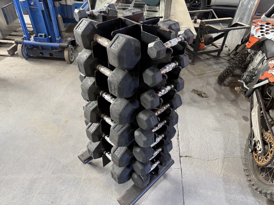 <p>Dumbbell Weights And Mobile Holder</p>
