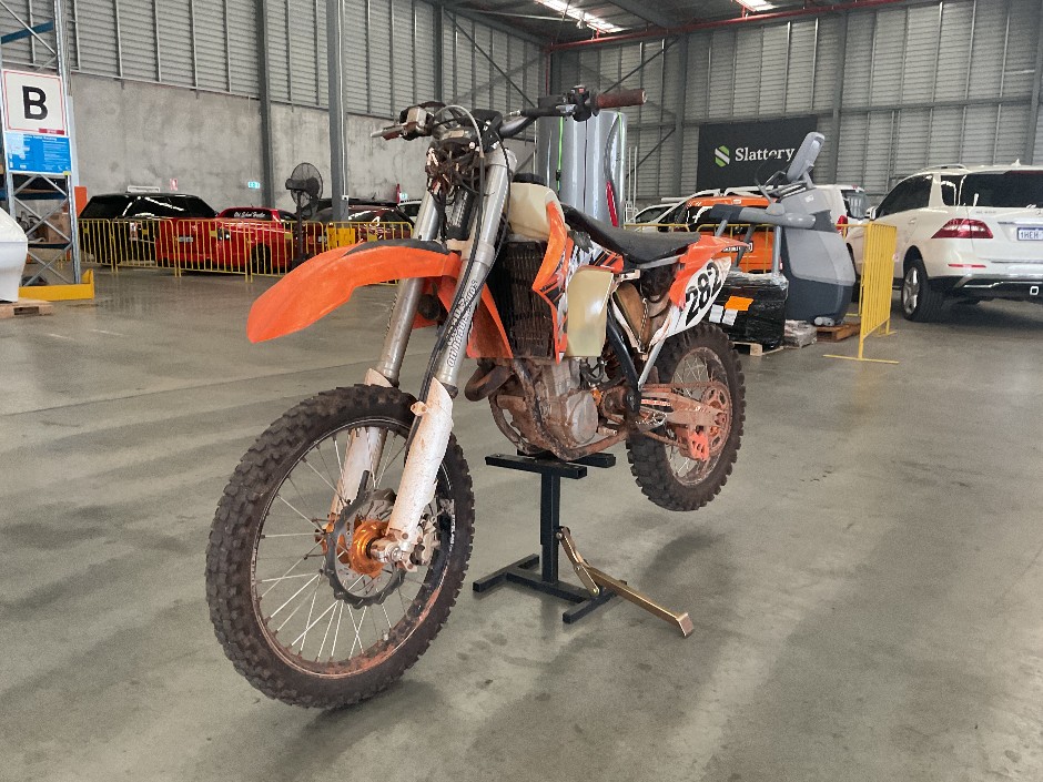 <p>KTM   Petrol</p>