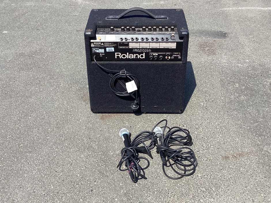 <p>Roland KC-350 Amplifier</p>