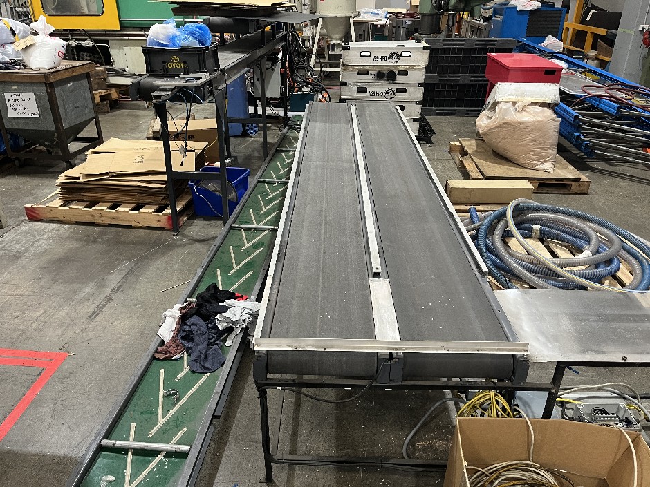 <p>5x Conveyors Assorted</p>