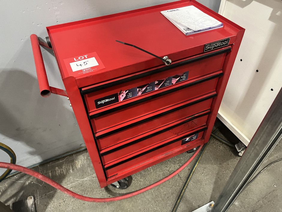 <p>Mobile Tool Cabinet</p>