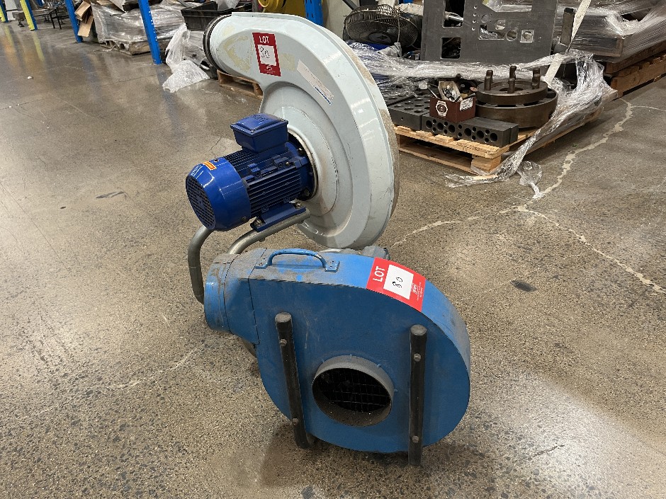 <p>2x Assorted Blowers</p>